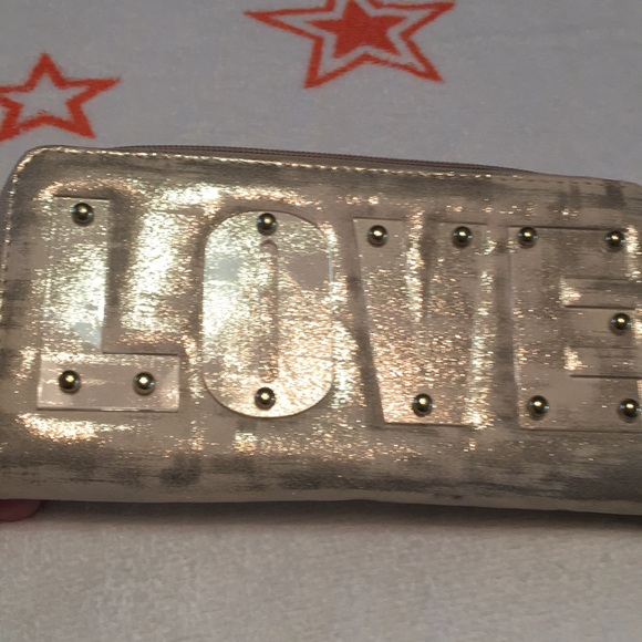 Madden Girl LOVE shiny gold wallet. - Picture 2 of 8